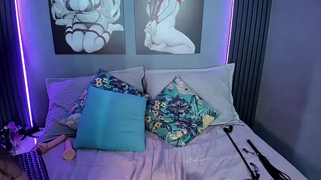 Zara Snow online show from 11.20.25