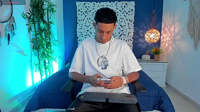 Adonis WB online show from 10.02.25