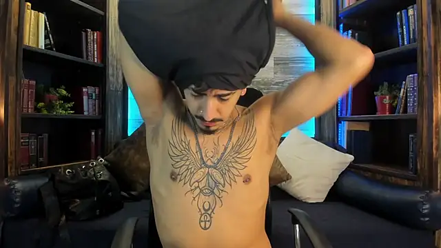 Donovan Desmond online show from 10.08.25