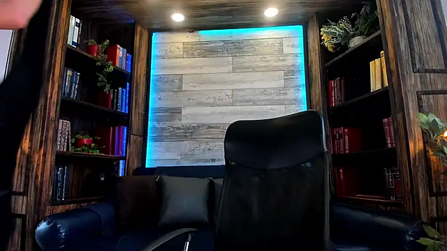 Donovan Desmond online show from 12.03.25