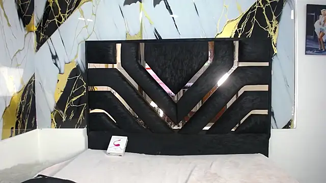 Snapshot of Miahotcs1 chatting on 02.11.26 Miahotcs1 online show from 02.11.26