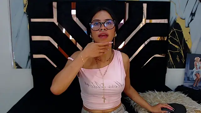 Miahotcs1 online show from 05.31.26