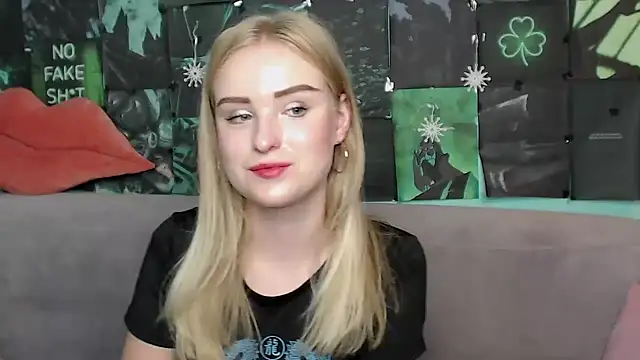 Snapshot of SofySofty chatting on 09.11.25 SofySofty online show from 09.11.25