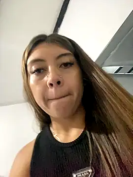 Sara-cooper2 online show from 10.06.25