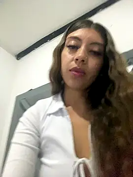 Sara-cooper2 online show from 12.13.25