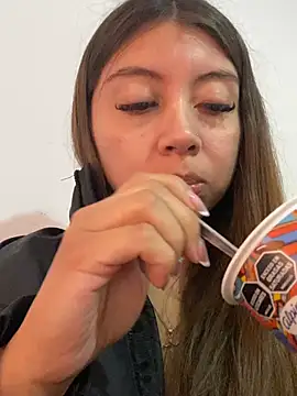 Sara-cooper2 online show from 04.01.26