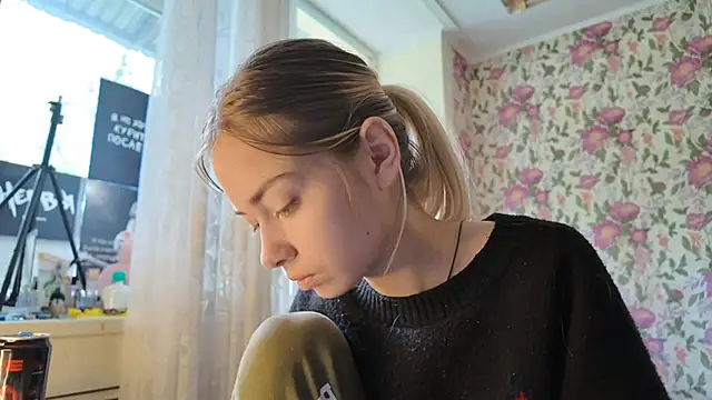 Witching Moon online show from 09.17.25