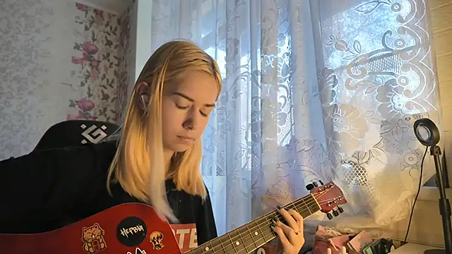 Witching Moon online show from 10.22.25