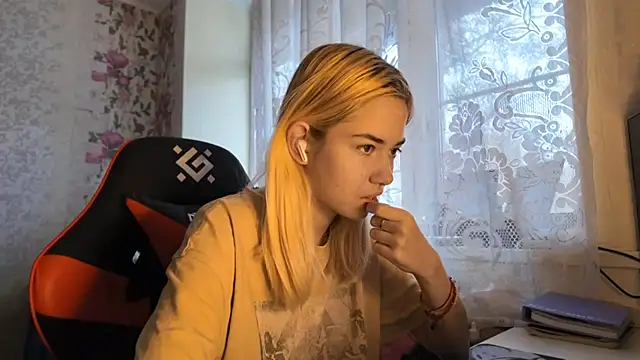 Witching Moon online show from 11.13.25