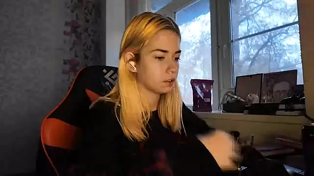 Witching Moon online show from 11.24.25