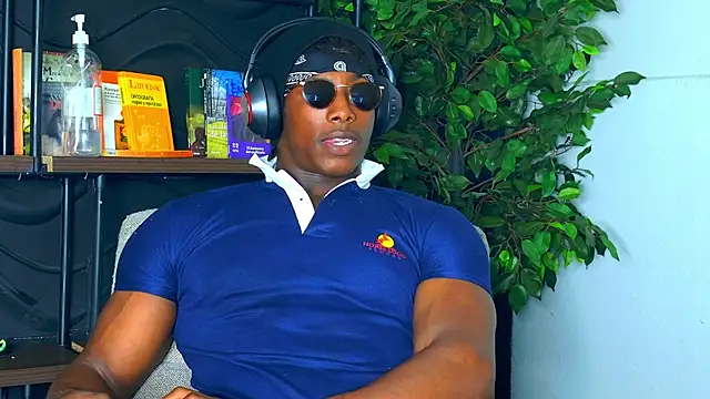 Snapshot of dalton_asher chatting on 11.22.25 dalton asher online show from 11.22.25