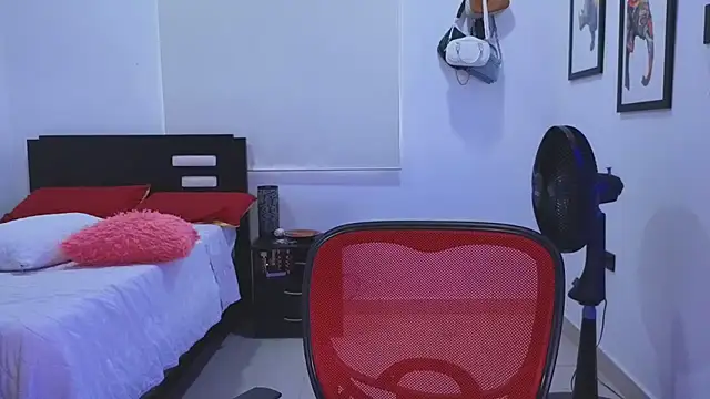 EmilyKisx online show from 10.07.25