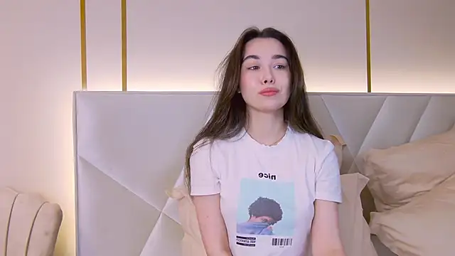 MiaMarlow online show from 11.10.25