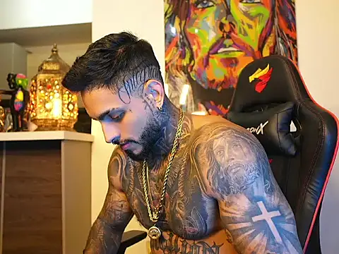 Snapshot of logan_hugh8 chatting on 09.25.25 logan hugh8 online show from 09.25.25