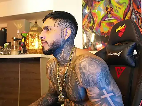 Snapshot of logan_hugh8 chatting on 10.04.25 logan hugh8 online show from 10.04.25