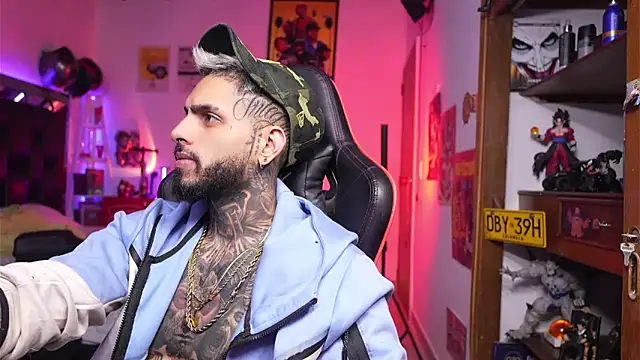 logan hugh8 online show from 04.05.26