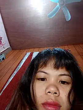 Snapshot of Sexxie_Ella22 chatting on 10.21.25 Sexxie Ella22 online show from 10.21.25