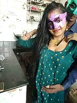 Snapshot of LOVE568 chatting on 11.16.25 LOVE568 online show from 11.16.25