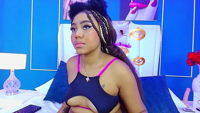 Snapshot of AngelaRoberts chatting on 10.27.25 AngelaRoberts online show from 10.27.25