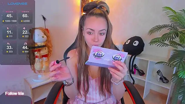 Snapshot of Little_Rockk chatting on 10.12.25 Little Rockk online show from 10.12.25