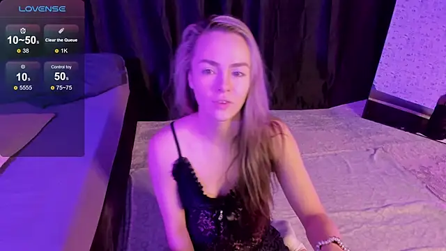 Snapshot of Little_Rockk chatting on 10.25.25 Little Rockk online show from 10.25.25