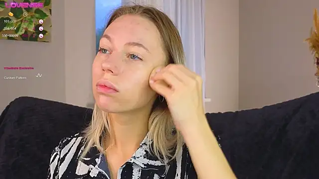 NyxaThorn online show from 10.10.25