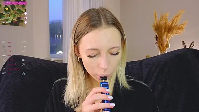 NyxaThorn online show from 10.16.25