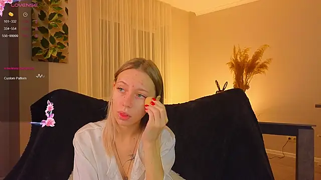 NyxaThorn online show from 11.14.25