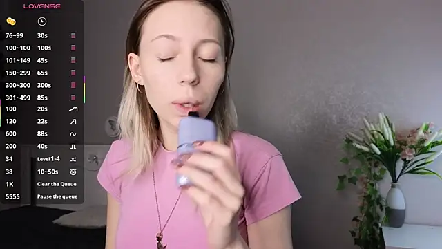 NyxaThorn online show from 04.09.26