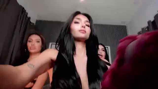 Snapshot of GeorginaMiller04 chatting on 10.25.25 GeorginaMiller04 online show from 10.25.25