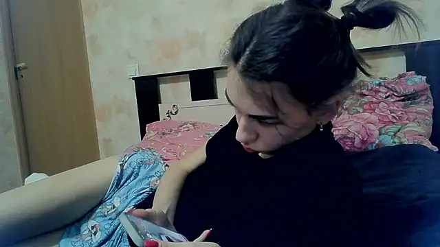 Snapshot of Crazy_Empresis chatting on 10.16.25 Crazy Empresis online show from 10.16.25