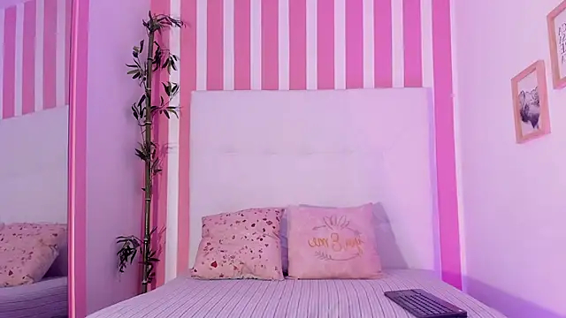 Maddy Norton online show from 02.25.26