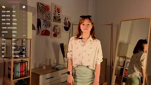 Snapshot of TiannaBorlace chatting on 09.19.25 TiannaBorlace online show from 09.19.25