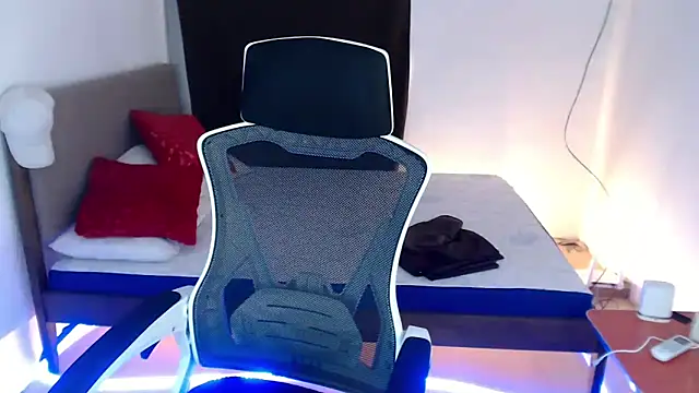 SultryCyraFoxmore online show from 09.18.25