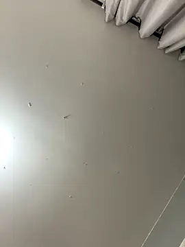 Aliciawhitee online show from 10.13.25