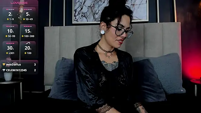 Snapshot of Esmeralda_CO chatting on 10.25.25 Esmeralda CO online show from 10.25.25