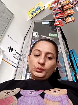 Snapshot of Titiss8921 chatting on 11.13.25 Titiss8921 online show from 11.13.25