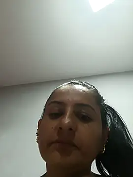 Snapshot of Titiss8921 chatting on 11.30.25 Titiss8921 online show from 11.30.25