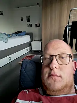 Snapshot of geilerd122 chatting on 10.30.25 geilerd122 online show from 10.30.25