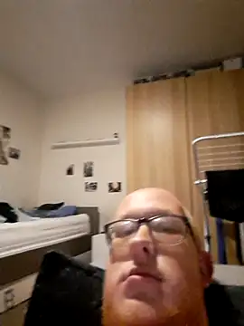 Snapshot of geilerd122 chatting on 10.31.25 geilerd122 online show from 10.31.25