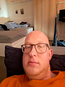 Snapshot of geilerd122 chatting on 02.26.26 geilerd122 online show from 02.26.26