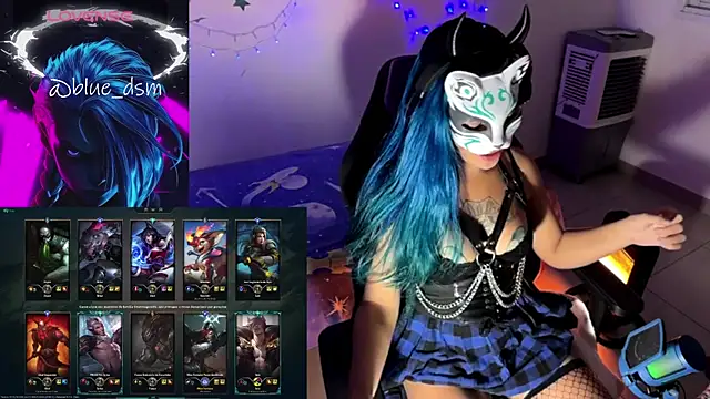 Snapshot of bluesubmissive chatting on 07.25.26 bluesubmissive online show from 07.25.26