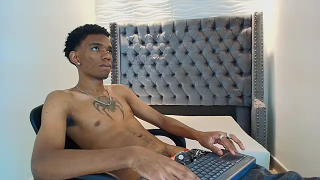 Snapshot of nero_reyd chatting on 06.12.26 nero reyd online show from 06.12.26