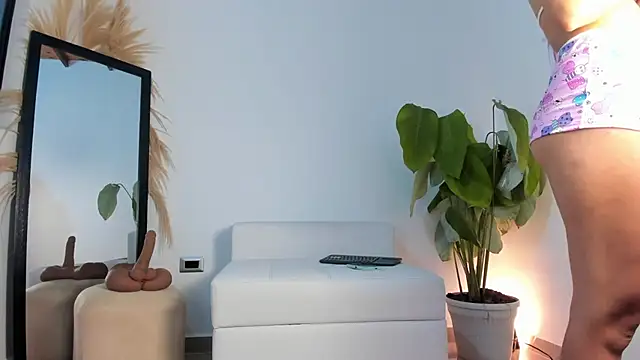 Snapshot of Noami_Rose chatting on 09.08.25 Noami Rose online show from 09.08.25