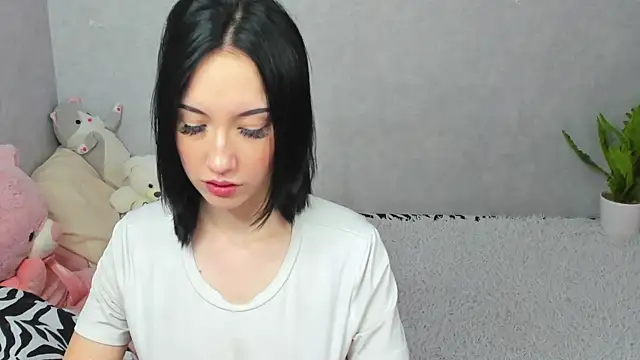 Snapshot of EileenMoores chatting on 02.05.26 EileenMoores online show from 02.05.26