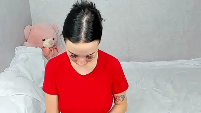 Snapshot of EileenMoores chatting on 02.19.26 EileenMoores online show from 02.19.26