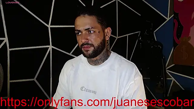 Snapshot of nicolastorres99 chatting on 09.26.25 nicolastorres99 online show from 09.26.25