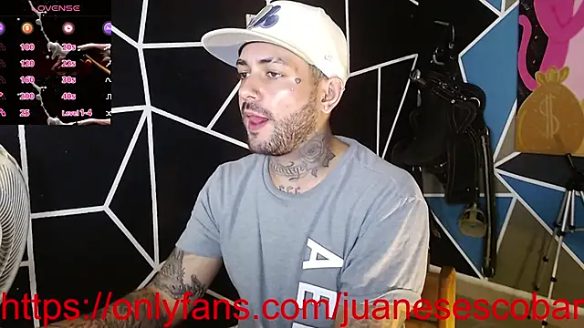 Snapshot of nicolastorres99 chatting on 10.08.25 nicolastorres99 online show from 10.08.25