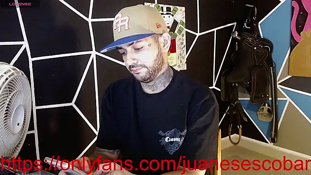 Snapshot of nicolastorres99 chatting on 10.11.25 nicolastorres99 online show from 10.11.25