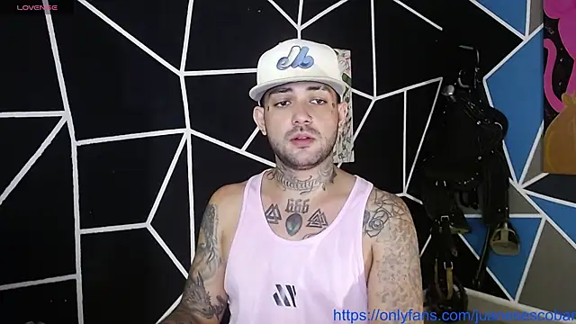 Snapshot of nicolastorres99 chatting on 10.22.25 nicolastorres99 online show from 10.22.25